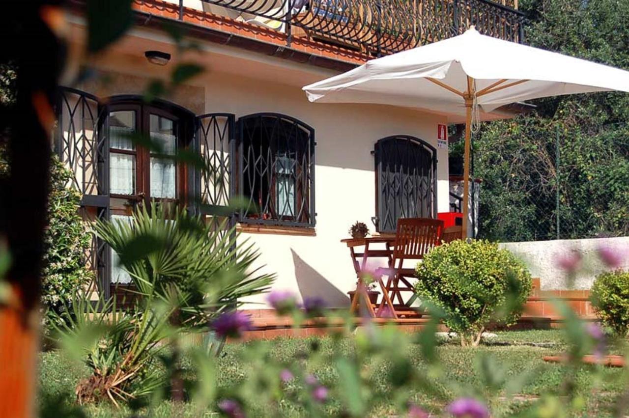 B&B Hibiscus อากรอโปลี ภายนอก รูปภาพ
