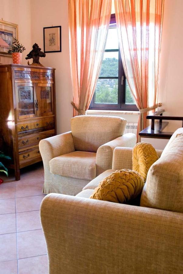 B&B Hibiscus อากรอโปลี ภายนอก รูปภาพ
