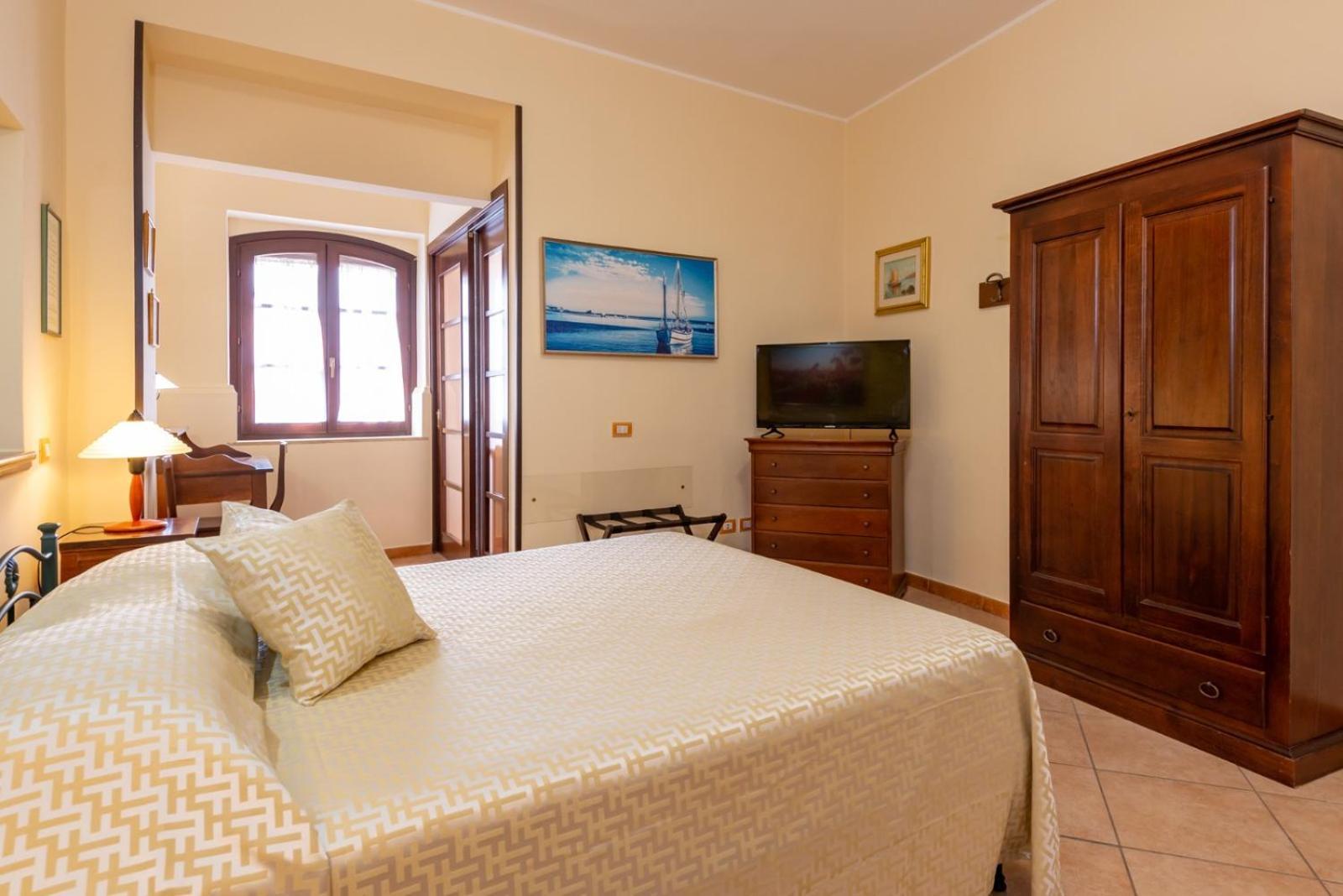 B&B Hibiscus อากรอโปลี ภายนอก รูปภาพ