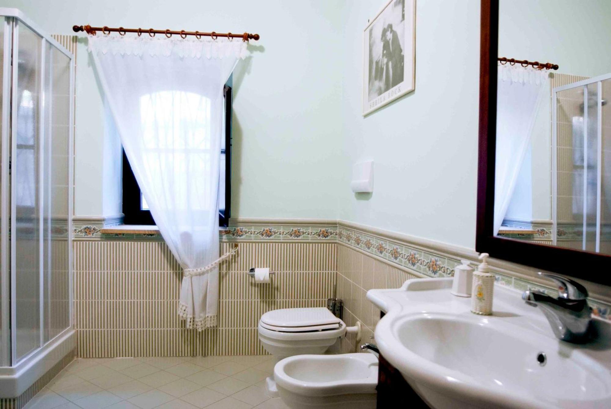 B&B Hibiscus อากรอโปลี ภายนอก รูปภาพ