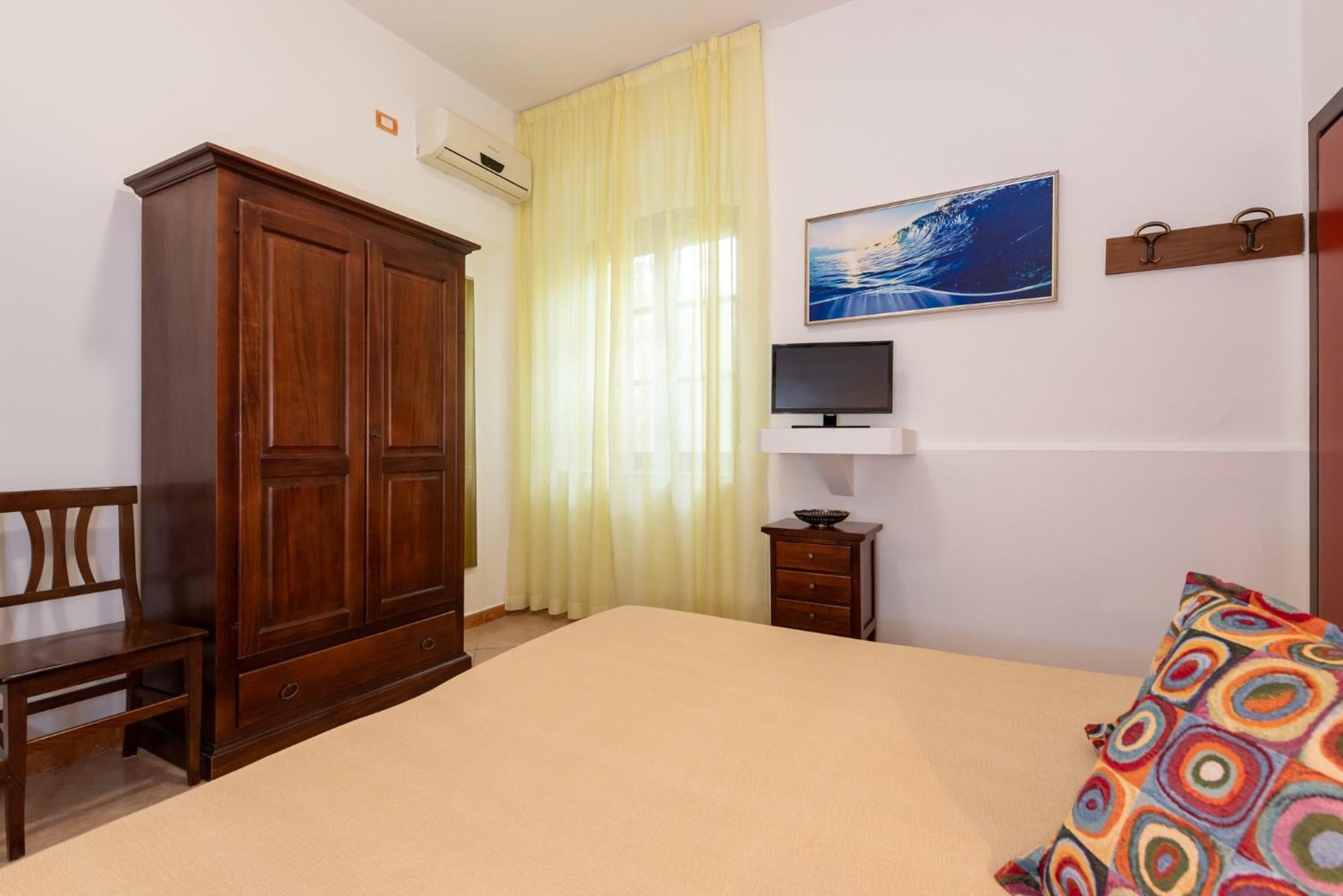 B&B Hibiscus อากรอโปลี ภายนอก รูปภาพ